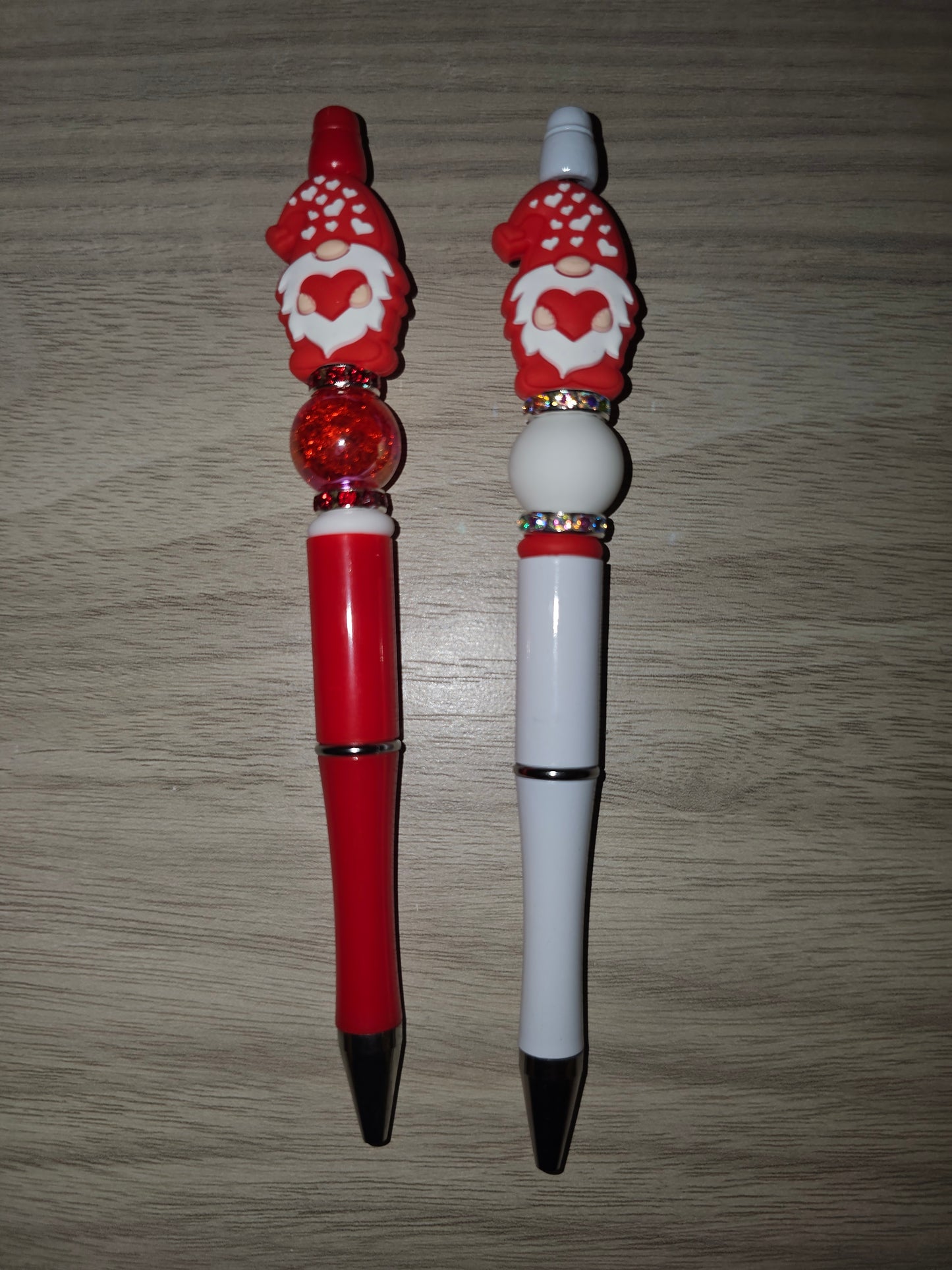 Gnome Red and White Pen